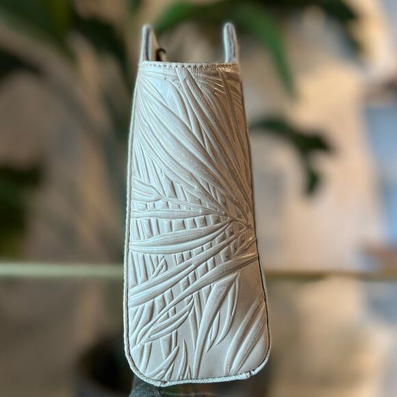 BRAHMIN Embossed Lenox Clutch - Picture 4 of 11